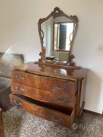 Cassettiera con specchio