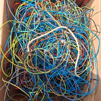 Scatolone di fili elettrici in rame (non spelati)