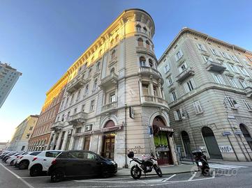 NEGOZIO A TRIESTE