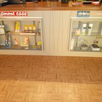 Bancone cassa con vetrina