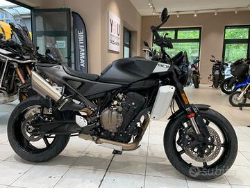 HUSQVARNA 801 SVARTPILEN