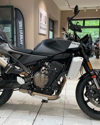 HUSQVARNA 801 SVARTPILEN