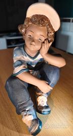 Statuina Lladró 2209 "Long Day" (Niño Pensativo)