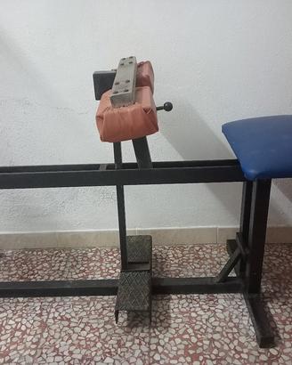 Attrezzo da palestra professionale per polpacci