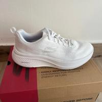 Skechers go Run n 38