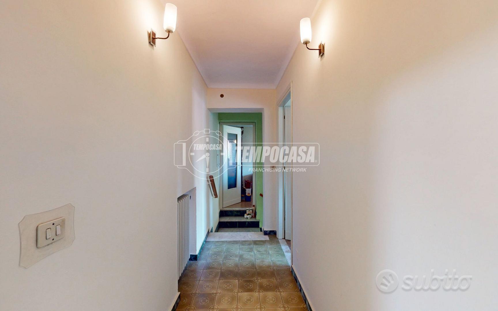 CASCIANALE CON TERRENO IN STRADA SABENA 1, PECETTO - Vista 3