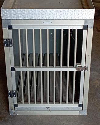 Kennel in alluminio per cani usato