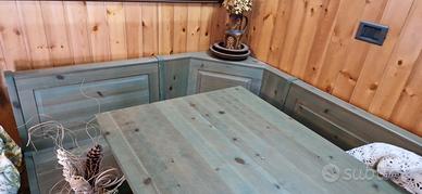 tavolo  e cassapanca 