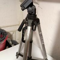 Cavalletto treppiedi regolabile