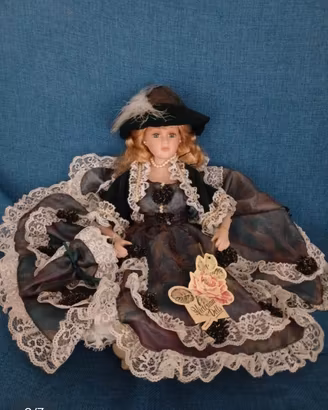 bambola di porcellana