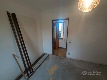 cornici porte in legno e battiscopa 