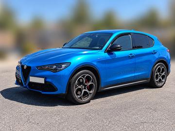 Alfa Romeo Stelvio Q4 Veloce – Blu metallizzato