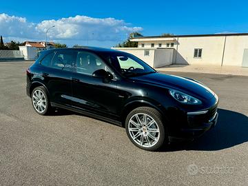 Porche Cayenne Platinum edition