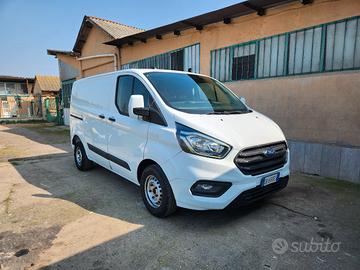 FORD CUSTOM IBRIDO UNICO PROPRIETARIO 