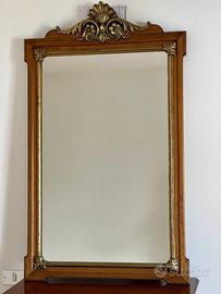 Specchiera Vintage con fregi dorati