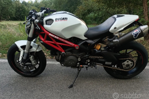 Monster 796 accessoriato