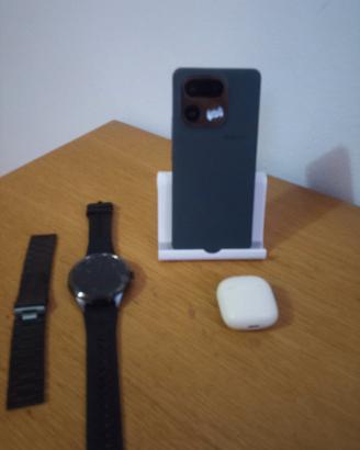 Cellulare , cuffie , orologio