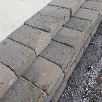 Blocchetti in tufo