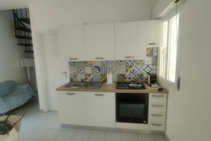 Bilocale con ampio terrazzo e doppi servizi