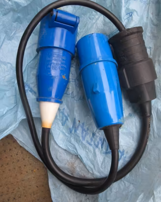 Adattatore spina industriale 230V M/F per presa ci