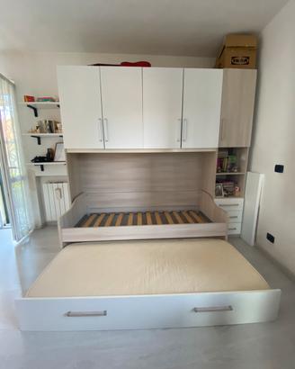 Cameretta a ponte con letto a scomparsa