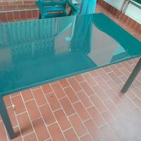 Tavolo in vetro da esterno