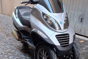 Piaggio MP3 250