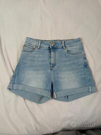 Jeans donna corti con risvoltino