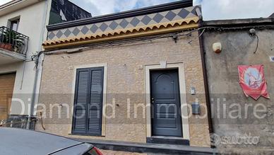 Casa singola ristrutturata con cortile