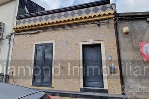 Casa singola ristrutturata con cortile