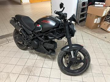 Ducati monster dark 600