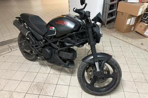Ducati monster dark 600