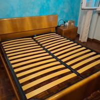 Letto matrimoniale vintage in vero noce nazionale