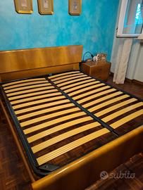 Letto matrimoniale vintage in vero noce nazionale