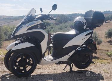 Yamaha Tricity 125 + Accessori  – Pari al Nuovo