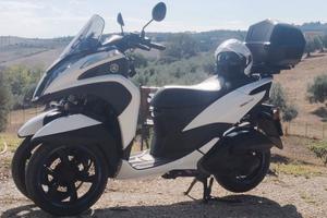 Yamaha Tricity 125 + Accessori  – Pari al Nuovo