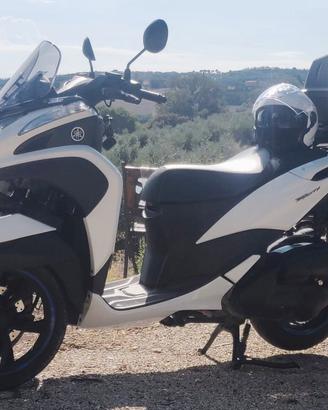 Yamaha Tricity 125 + Accessori  – Pari al Nuovo