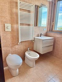 Arredo Bagno Completo (Pari al Nuovo)