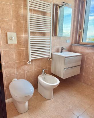 Arredo Bagno Completo (Pari al Nuovo)