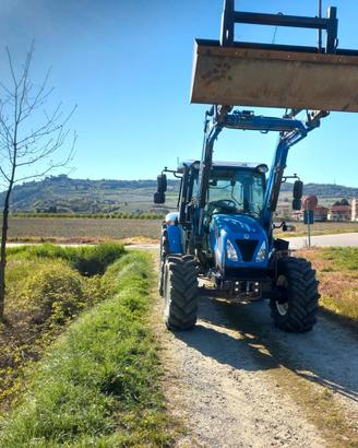 NEW HOLLAND T4.75 CARICATORE