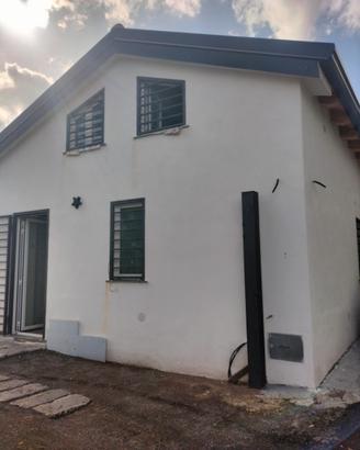 Villetta indipendente con piscina