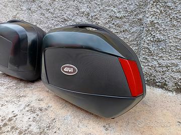 Valigie laterali GIVI V35