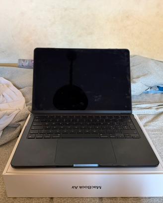 MacBook AIR M2