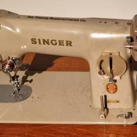 Macchina da cucire a pedale SINGER