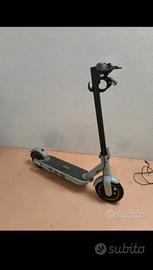 Monopattino Elettrico Ninebot g30 LE
