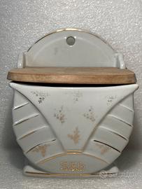 Vecchio portasale in ceramica