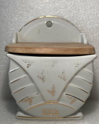 Vecchio portasale in ceramica