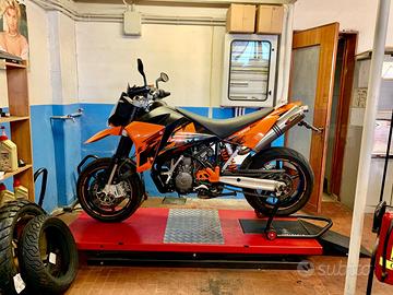 KTM 950 SUPERMOTO