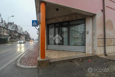 NEGOZIO A VISANO