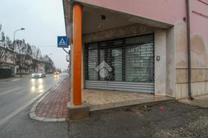 NEGOZIO A VISANO